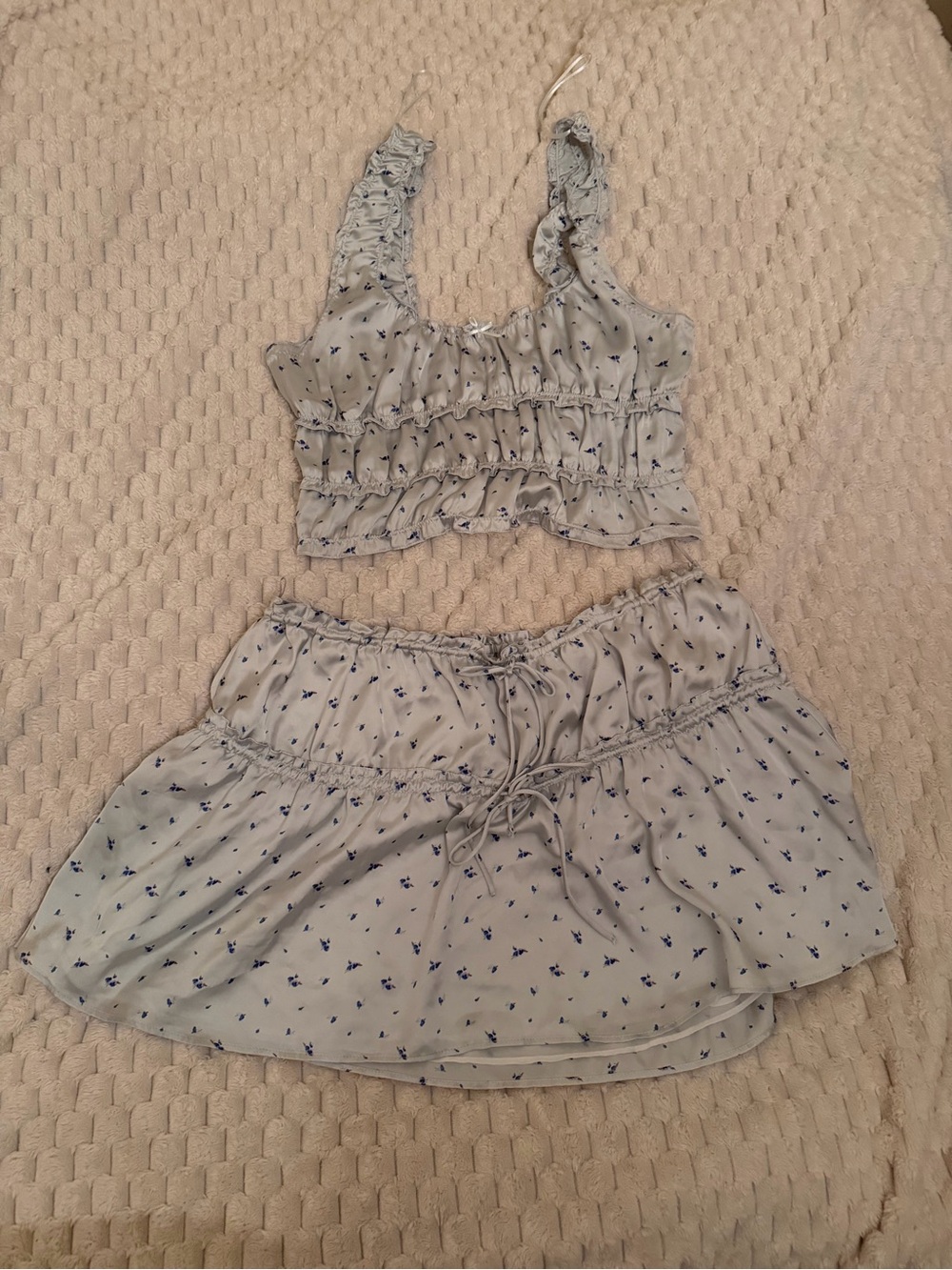 Zara White Mini Skirt with Blue Floral Print - Picture 5 of 7